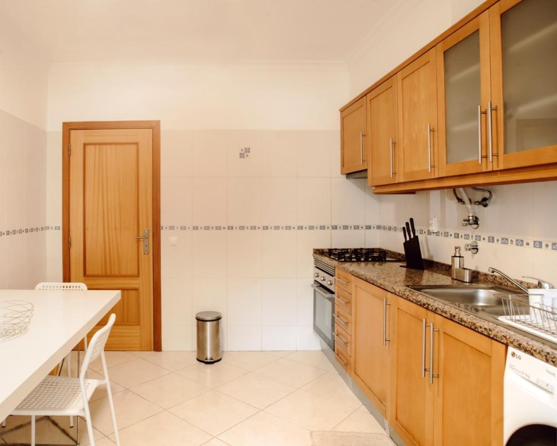 Harbour'S Way, Spacious And Cosy Apartment, With Ac Olhão Eksteriør billede