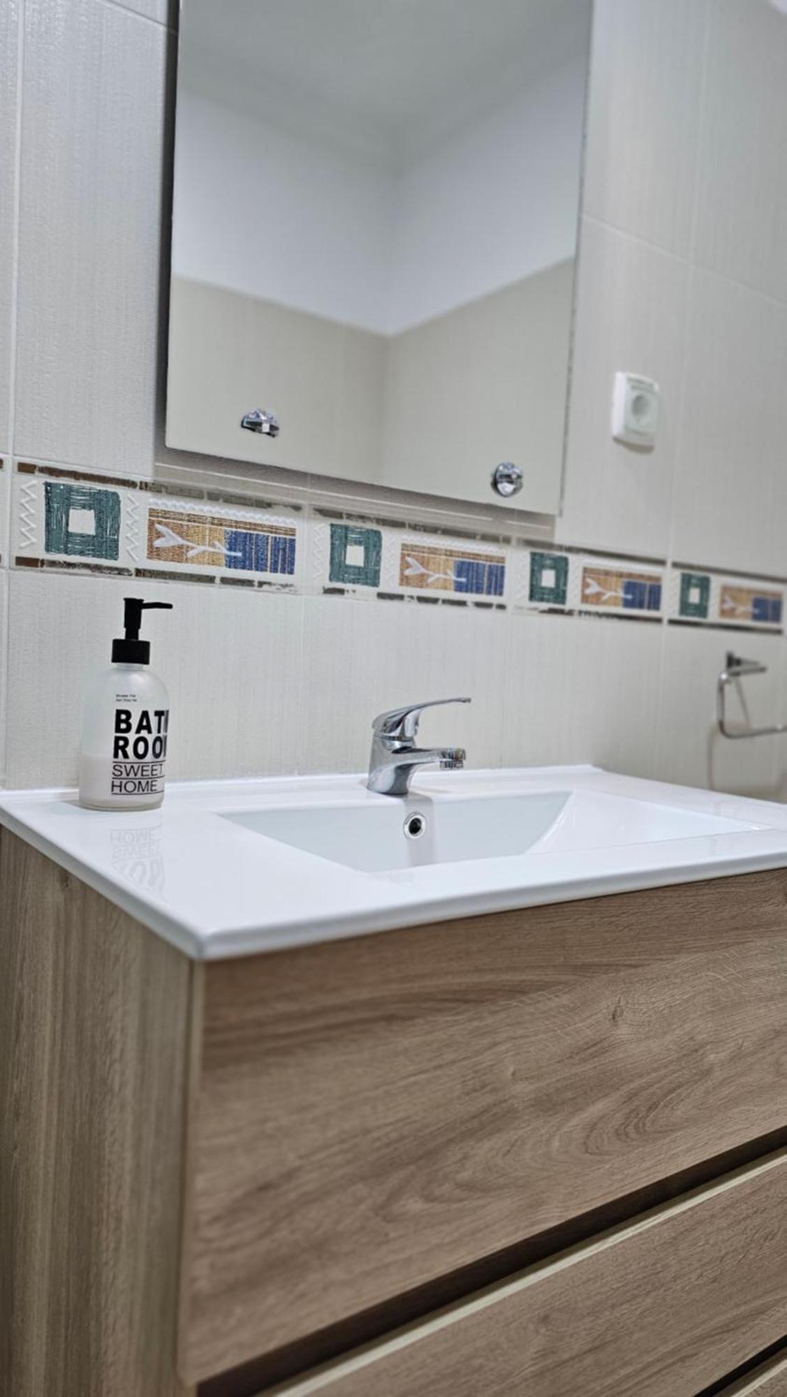 Harbour'S Way, Spacious And Cosy Apartment, With Ac Olhão Eksteriør billede